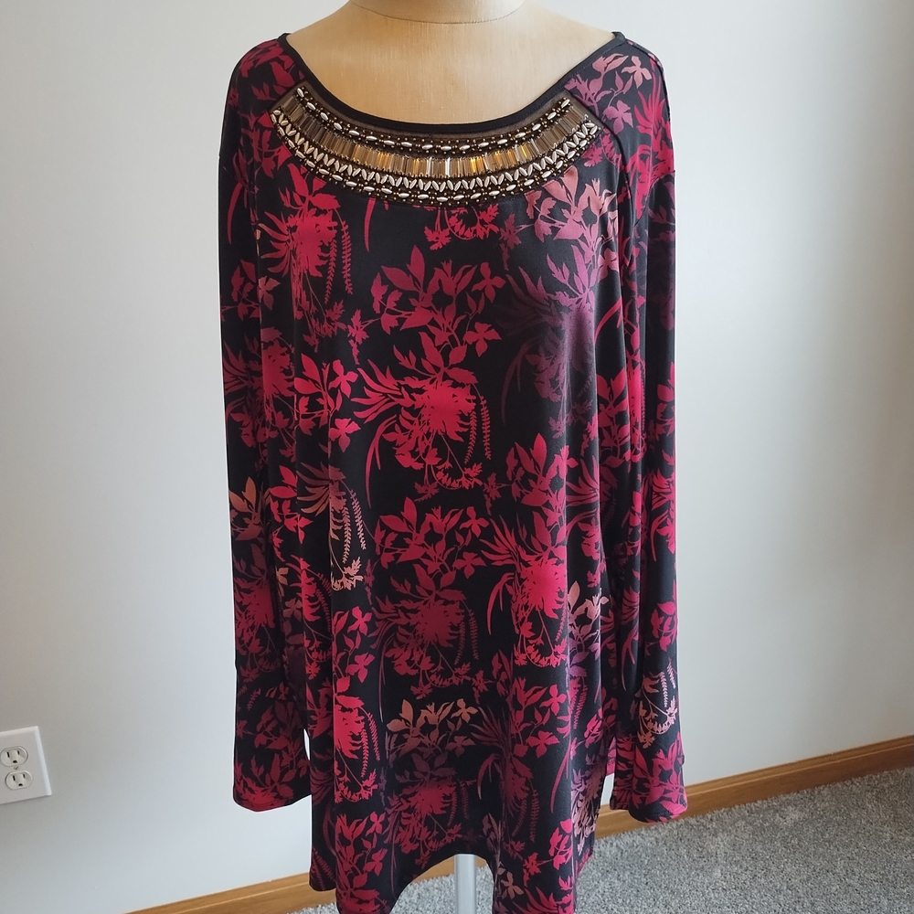 Final Markdown!!! Susan Graver Artisan Black and Pink Floral Top